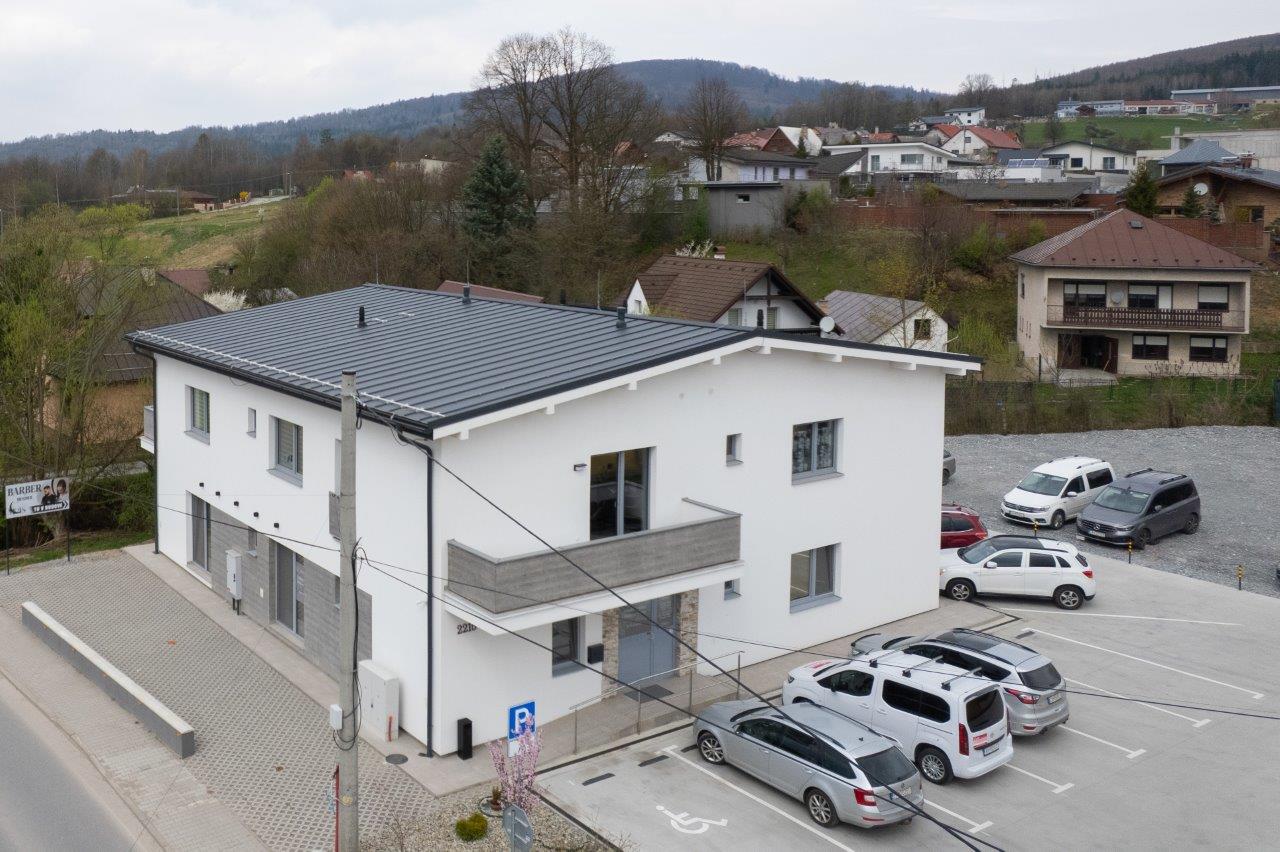 Bez neporiadku a hotovo za dva dni: Ako vyriešili zateplenie zubnej kliniky v Oščadnici.