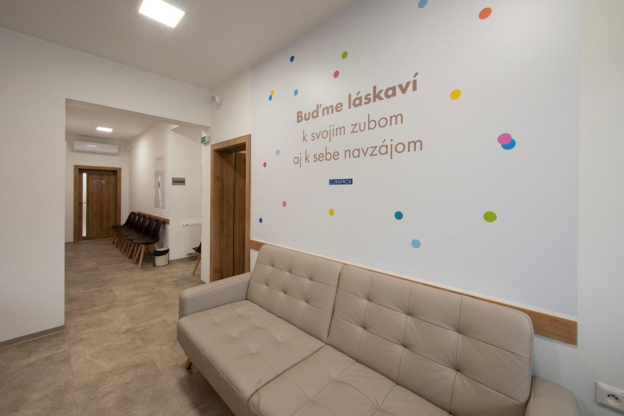 Bez neporiadku a hotovo za dva dni: Ako vyriešili zateplenie zubnej kliniky v Oščadnici.